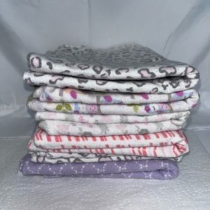 Gently used receiving blankets. Very clean!